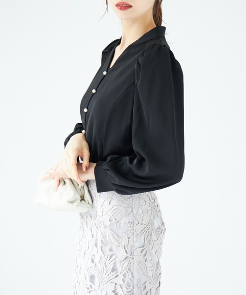 tocco closet(トッコ クローゼット)の「パール釦スタンドスキッパーブラウス(シャツ/ブラウス・レディース・ブラック/オフホワイト・M)」の17枚目の写真