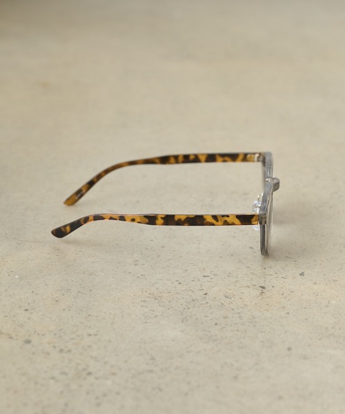 PAPILLONNER（パピヨネ）の「クリアフレームサングラス（サングラス・レディース・ベージュ/グレー・FREE）」の6枚目の写真