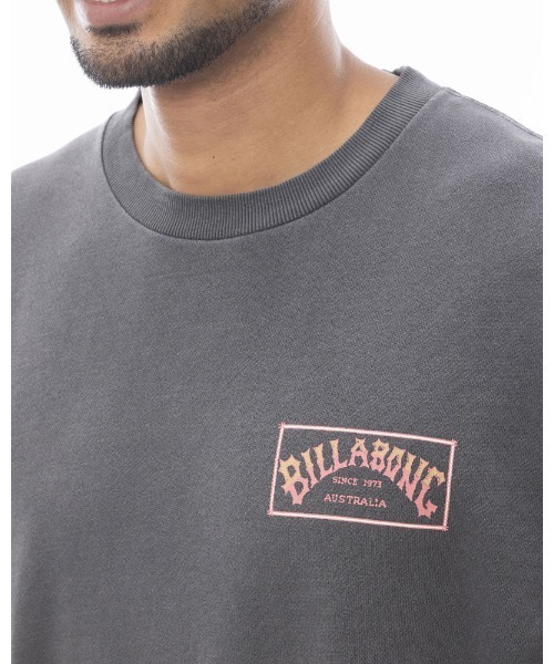 BILLABONG（ビラボン）の「【直営店限定】BILLABONG メンズ R STYLE SMU トレーナー 【2024年春夏モデル】/ビラボンバックプリントロゴスウェット（スウェット・メンズ・オフホワイト/ブルー/ブラック系その他・MEDIUM/LARGE/X-LARGE）」の11枚目の写真