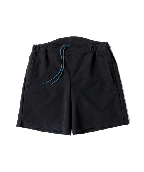 narifuri(ナリフリ)の「撥水ショートパンツ(その他パンツ・レディース・ブラック/グレイッシュベージュ・SMALL)」の2枚目の写真
