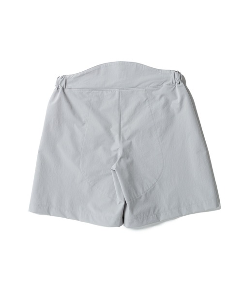 narifuri(ナリフリ)の「撥水ショートパンツ(その他パンツ・レディース・ブラック/グレイッシュベージュ・SMALL)」の5枚目の写真