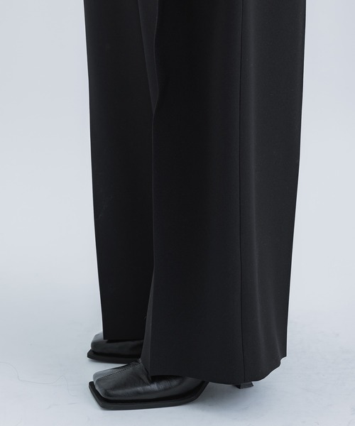 STUDIOUS（ステュディオス）の「【STUDIOUS/ステュディオス】タックトラウザーパンツ（その他パンツ・レディース・ブラック/ライトベージュ/ダークグレー・1/2）」の13枚目の写真