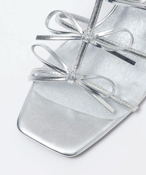 LOWRYS FARM（ローリーズファーム）の「リボンヒールサンダル 110309（サンダル・レディース・シルバー/ブラック・MEDIUM/LARGE）」の7枚目の写真