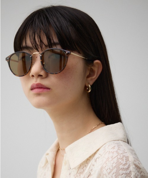 AZUL by moussy（アズールバイマウジー）の「メタルブリッジアイウェア（サングラス・レディース・ブラック/クリア/ブラウン・FREE）」の3枚目の写真