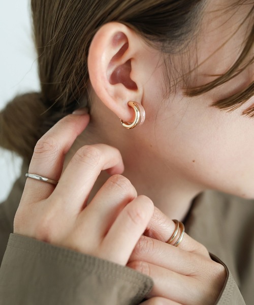 select MOCA（セレクトモカ）の「【ZOZO限定】クリアカーブセットイヤリング（イヤリング・レディース・ゴールド/シルバー・FREE）」の20枚目の写真