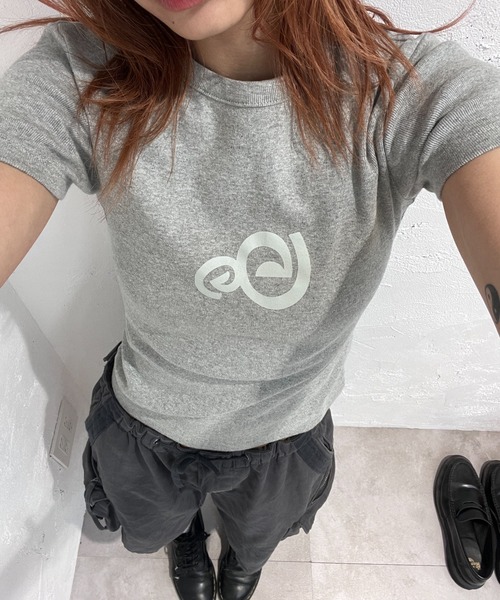 aeae（エーイーエーイー）の「SPIRAL LOGO CROP T-SHIRTS（Tシャツ/カットソー・レディース・ホワイト/ライトグレー/グレー・FREE）」の17枚目の写真
