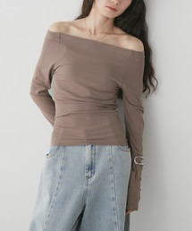 Tシャツ/カットソー（ブラウン/茶色系・オフショルダー）ファッション