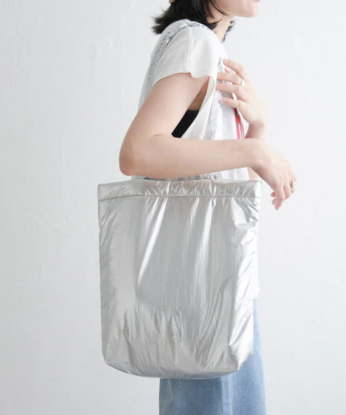 VENCEEXCHANGE（ヴァンスエクスチェンジ）の「シャイニーA4トートバッグ（トートバッグ・レディース・シルバー/ブラック/その他1/ホワイト・FREE）」の3枚目の写真