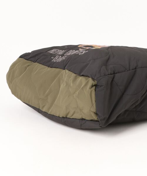 KRIFF MAYER（クリフメイヤー）の「スーベニア刺繍トートバッグ（トートバッグ・メンズ・キャメル/パープル/ブラック/ピンクベージュ/オリーブ/オフホワイト・FREE）」の9枚目の写真