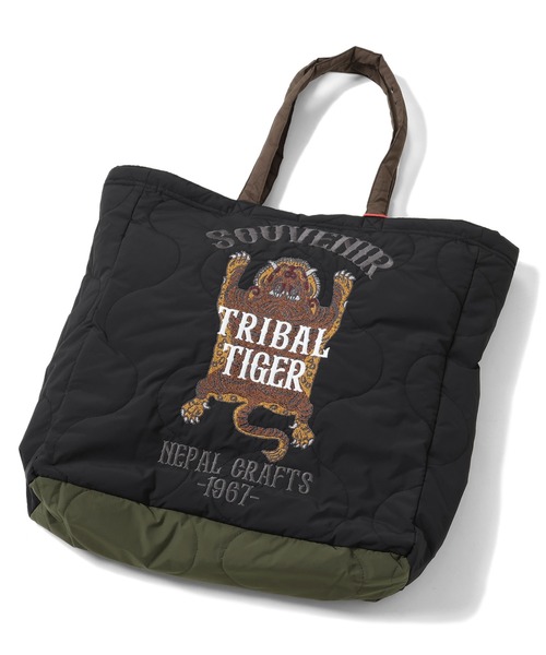 KRIFF MAYER（クリフメイヤー）の「スーベニア刺繍トートバッグ（トートバッグ・メンズ・キャメル/パープル/ブラック/ピンクベージュ/オリーブ/オフホワイト・FREE）」の2枚目の写真