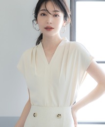 【WEB限定セール】とろみVネックタックブラウス
