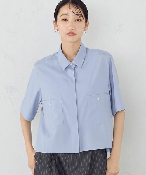 COMME CA ISM（コムサイズム）の「ストレッチポリエステルブロード クロップド 半袖シャツ（シャツ/ブラウス・レディース・チャコール/サックスブルー・MEDIUM/LARGE）」の19枚目の写真