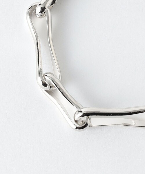 BEAUTY&YOUTH UNITED ARROWS（ビューティーアンドユースユナイテッドアローズ）の「メタル フレーム ブレスレット（ブレスレット・レディース・シルバー・FREE）」の3枚目の写真