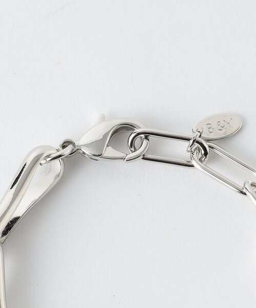 BEAUTY&YOUTH UNITED ARROWS（ビューティーアンドユースユナイテッドアローズ）の「メタル フレーム ブレスレット（ブレスレット・レディース・シルバー・FREE）」の4枚目の写真