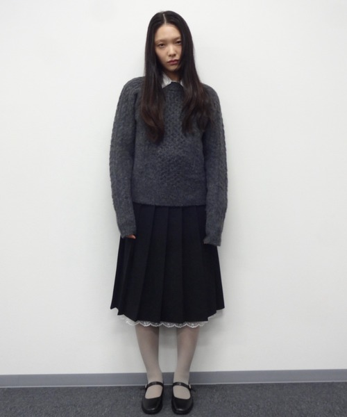 FEKETE(フェケテ)の「SCENTED CABLE KNIT / フレグランスケーブルニット(ニット/セーター・レディース・チャコールグレー/ブルー/アイボリー・SMALL/LARGE/MEDIUM)」の5枚目の写真