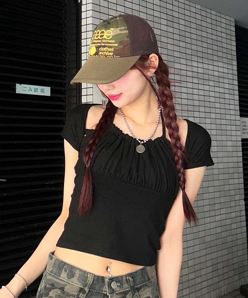 .KOM(ドットコム)の「A'GEM/9 × .kom 『.KOM/ドットケーオーエム』スクエアカラーホルターネック(Tシャツ/カットソー・レディース・ブラック/ホワイト・FREE)」の7枚目の写真