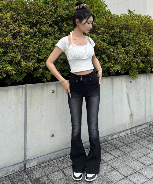.KOM(ドットコム)の「A'GEM/9 × .kom 『.KOM/ドットケーオーエム』スクエアカラーホルターネック(Tシャツ/カットソー・レディース・ブラック/ホワイト・FREE)」の10枚目の写真