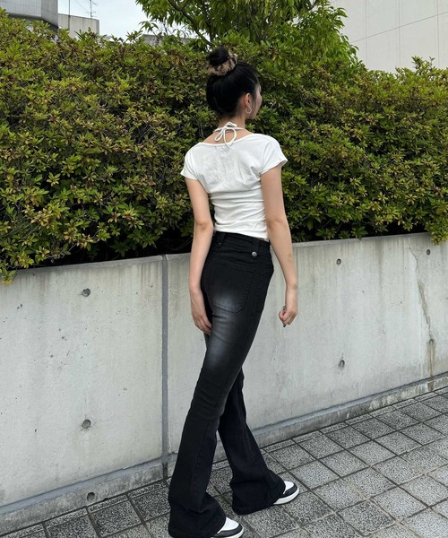 .KOM(ドットコム)の「A'GEM/9 × .kom 『.KOM/ドットケーオーエム』スクエアカラーホルターネック(Tシャツ/カットソー・レディース・ブラック/ホワイト・FREE)」の12枚目の写真