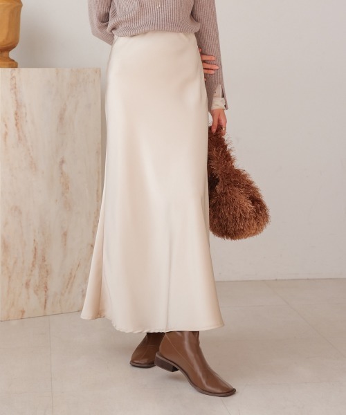 Bab（バブ）の「サテンナロースカート（スカート・レディース・ブラック/ベージュ/モカ・M/L）」の4枚目の写真