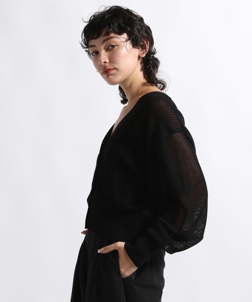 STERNBERG(スタンバーグ)の「2WAYシアーニットカーディガン(カーディガン/ボレロ・レディース・ブラック/グレイッシュベージュ・MEDIUM/LARGE)」の13枚目の写真
