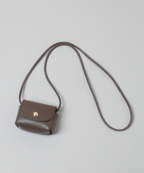 O0u（オーゼロユー）の「【アップルレザー】ミニポーチショルダー 127539（ショルダーバッグ・レディース・ブラウン/ブラック・ONE SIZE）」の12枚目の写真