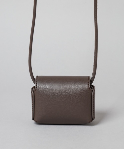 O0u（オーゼロユー）の「【アップルレザー】ミニポーチショルダー 127539（ショルダーバッグ・レディース・ブラウン/ブラック・ONE SIZE）」の16枚目の写真