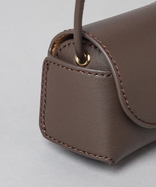 O0u（オーゼロユー）の「【アップルレザー】ミニポーチショルダー 127539（ショルダーバッグ・レディース・ブラウン/ブラック・ONE SIZE）」の18枚目の写真