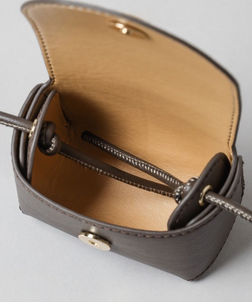O0u（オーゼロユー）の「【アップルレザー】ミニポーチショルダー 127539（ショルダーバッグ・レディース・ブラウン/ブラック・ONE SIZE）」の21枚目の写真