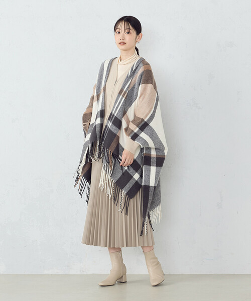 MONO COMME CA(モノコムサ)の「ポンチョストール(ストール/ショール・レディース・ベージュ系/ブルー系・FREE)」の3枚目の写真