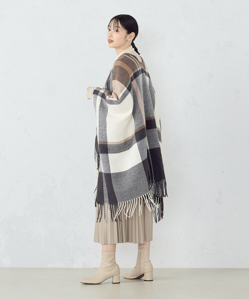 MONO COMME CA(モノコムサ)の「ポンチョストール(ストール/ショール・レディース・ベージュ系/ブルー系・FREE)」の5枚目の写真