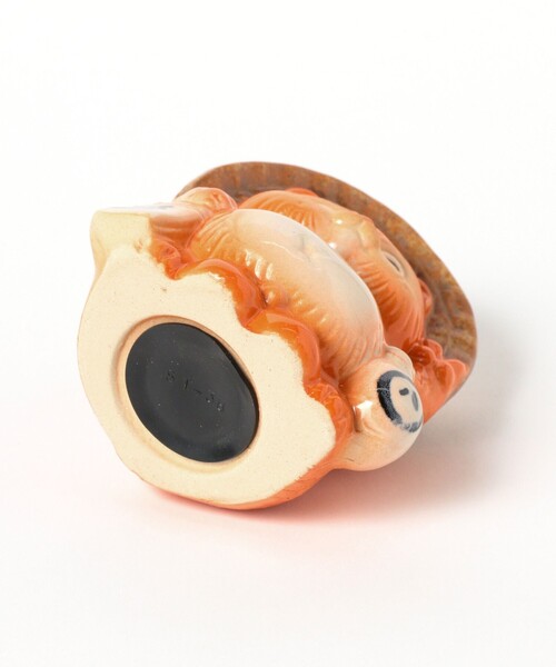 BEAMS JAPAN（ビームス　ジャパン）の「【別注】信楽焼 たぬき 貯金箱（インテリア雑貨・レディース・ネイビー/オレンジ・ONE SIZE）」の7枚目の写真