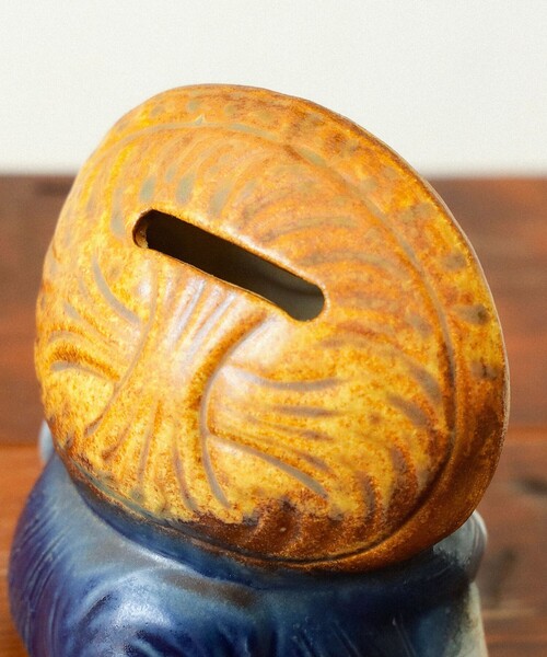 BEAMS JAPAN（ビームス　ジャパン）の「【別注】信楽焼 たぬき 貯金箱（インテリア雑貨・レディース・ネイビー/オレンジ・ONE SIZE）」の19枚目の写真