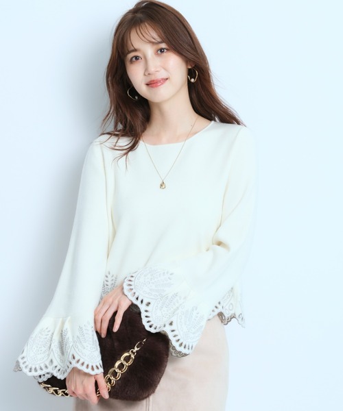 JUSGLITTY（ジャスグリッティー）の「カットワーククロップドニット（ニット/セーター・レディース・ブラック系その他/オフホワイト/ホワイト系その他・2）」の2枚目の写真