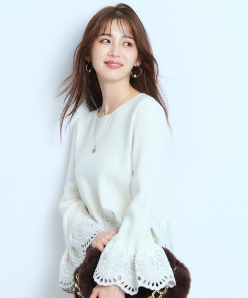 JUSGLITTY（ジャスグリッティー）の「カットワーククロップドニット（ニット/セーター・レディース・ブラック系その他/オフホワイト/ホワイト系その他・2）」の6枚目の写真