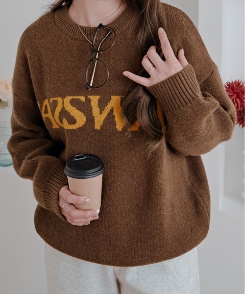 kirakiraShop（キラキラショップ）の「もっちり肌触りで暖かさ抜群。バイカラー ロゴ クルーネック ニット プルオーバー（ニット/セーター・レディース・クリーム/ネイビー/チャコール/ブラウン・FREE）」の3枚目の写真