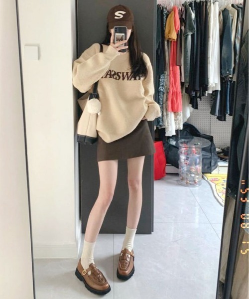 kirakiraShop（キラキラショップ）の「もっちり肌触りで暖かさ抜群。バイカラー ロゴ クルーネック ニット プルオーバー（ニット/セーター・レディース・クリーム/ネイビー/チャコール/ブラウン・FREE）」の10枚目の写真