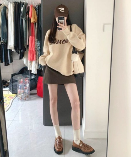 kirakiraShop（キラキラショップ）の「もっちり肌触りで暖かさ抜群。バイカラー ロゴ クルーネック ニット プルオーバー（ニット/セーター・レディース・クリーム/ネイビー/チャコール/ブラウン・FREE）」の12枚目の写真