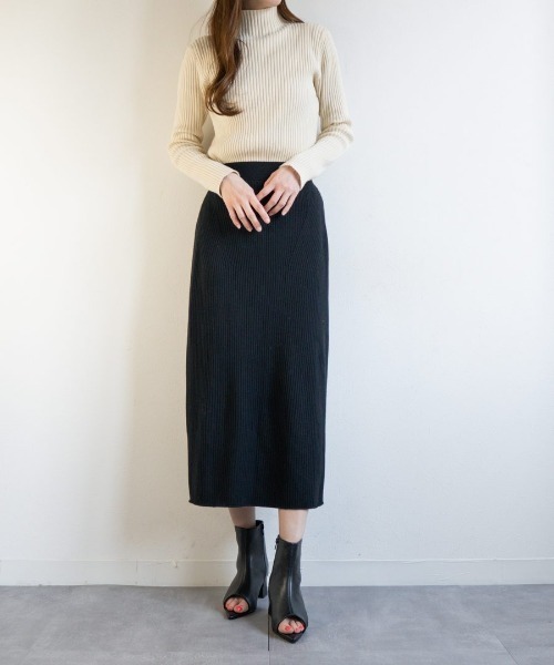 Fabby fabby(ファビィーファビィー)の「ヒールオープントゥブーツ(ブーツ・レディース・ベージュ/オフホワイト/ブラック/ブラック系その他/シルバー系その他・SMALL/MEDIUM/LARGE)」の18枚目の写真