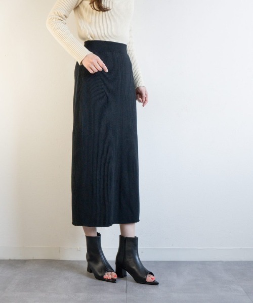 Fabby fabby(ファビィーファビィー)の「ヒールオープントゥブーツ(ブーツ・レディース・ベージュ/オフホワイト/ブラック/ブラック系その他/シルバー系その他・SMALL/MEDIUM/LARGE)」の20枚目の写真