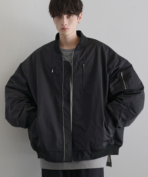 LILL（リル）の「ルーズシルエットメタルジップ ボリュームMA-1ブルゾン（MA-1・メンズ・ブラック/グレー系/ブラック系・M/L/XL/S）」の4枚目の写真