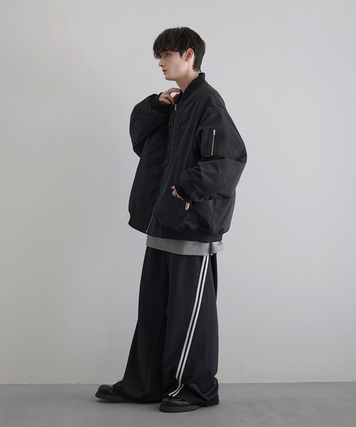 LILL（リル）の「ルーズシルエットメタルジップ ボリュームMA-1ブルゾン（MA-1・メンズ・ブラック/グレー系/ブラック系・M/L/XL/S）」の13枚目の写真