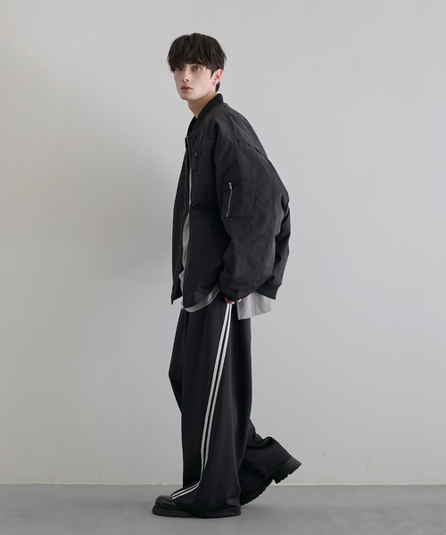 LILL（リル）の「ルーズシルエットメタルジップ ボリュームMA-1ブルゾン（MA-1・メンズ・ブラック/グレー系/ブラック系・M/L/XL/S）」の17枚目の写真