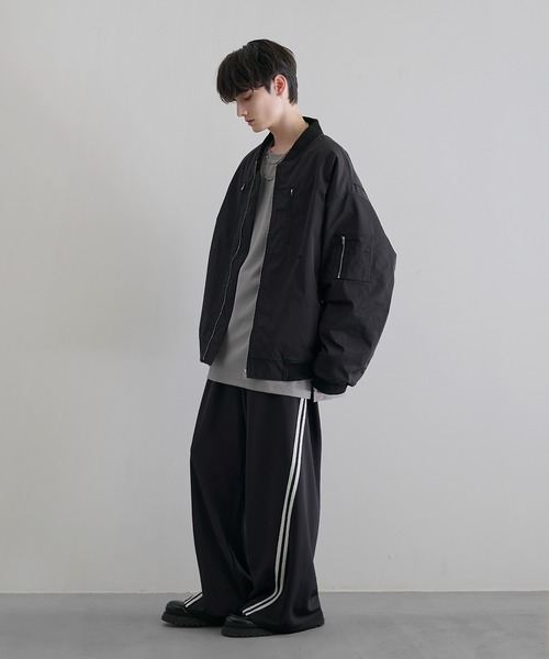 LILL（リル）の「ルーズシルエットメタルジップ ボリュームMA-1ブルゾン（MA-1・メンズ・ブラック/グレー系/ブラック系・M/L/XL/S）」の15枚目の写真