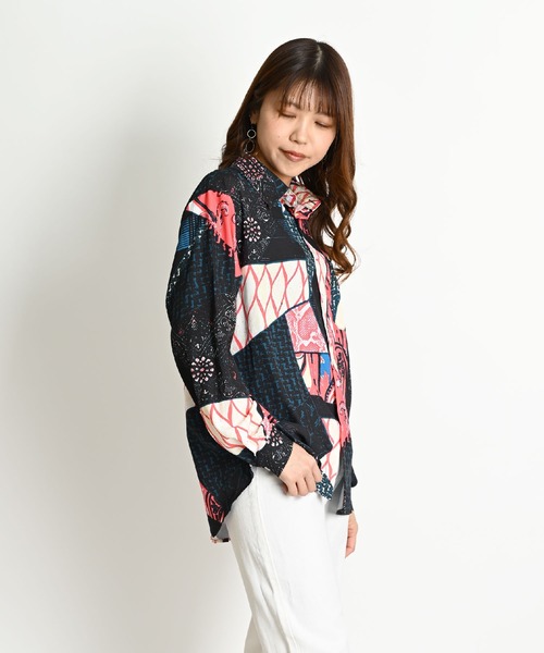 MARAI（マーライ）の「レトロ柄 総柄シャツ 長袖シャツ オーバーサイズ レギュラーカラー（シャツ/ブラウス・レディース・ブラック系その他・FREE）」の3枚目の写真