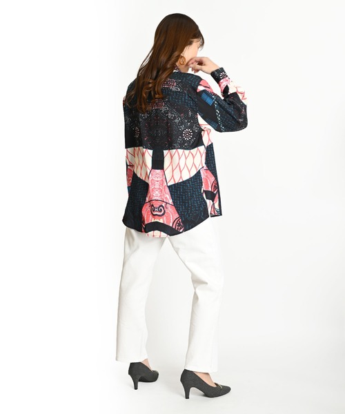 MARAI（マーライ）の「レトロ柄 総柄シャツ 長袖シャツ オーバーサイズ レギュラーカラー（シャツ/ブラウス・レディース・ブラック系その他・FREE）」の5枚目の写真