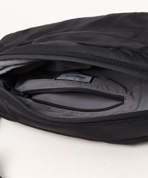 ADAM PATEK(アダムパテック)の「《ADAMPATEK》bright twill BIG body bag/ブライトツイル配色ビッグボディバッグ(ショルダーバッグ・メンズ・ブラック/グレー・FREE)」の7枚目の写真