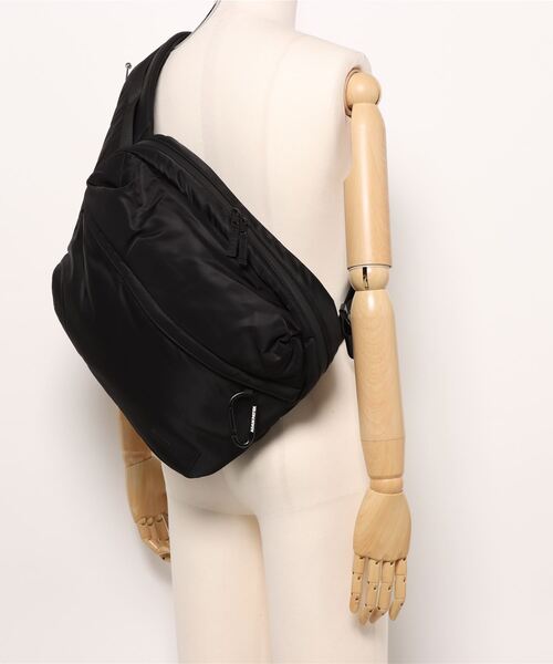 ADAM PATEK(アダムパテック)の「《ADAMPATEK》bright twill BIG body bag/ブライトツイル配色ビッグボディバッグ(ショルダーバッグ・メンズ・ブラック/グレー・FREE)」の4枚目の写真