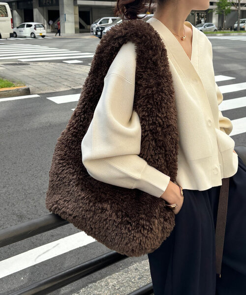 DouDou(ドゥドゥ)の「【WEB限定】エコファーBAG(ショルダーバッグ・レディース・ブラウン/ベージュ・FREE)」の2枚目の写真