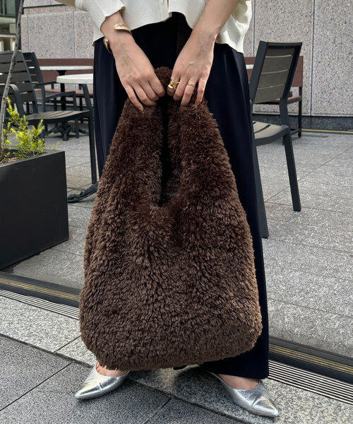 DouDou(ドゥドゥ)の「【WEB限定】エコファーBAG(ショルダーバッグ・レディース・ブラウン/ベージュ・FREE)」の3枚目の写真