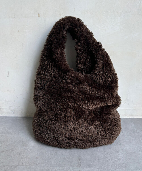 DouDou(ドゥドゥ)の「【WEB限定】エコファーBAG(ショルダーバッグ・レディース・ブラウン/ベージュ・FREE)」の6枚目の写真